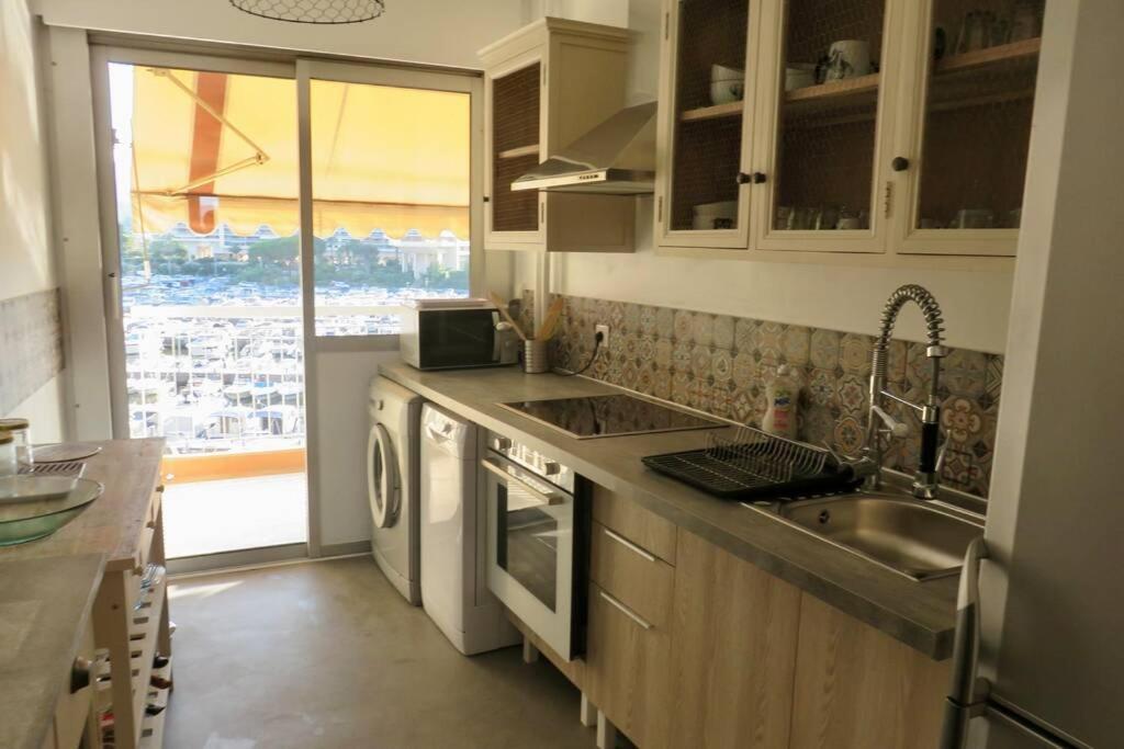 Appartement Lumineux 6 Places Avec Vue Sur Marina Мандельё-ла-Напуль Экстерьер фото